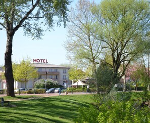 Front of property - Hotel Agena Hagondange (Hagondange)