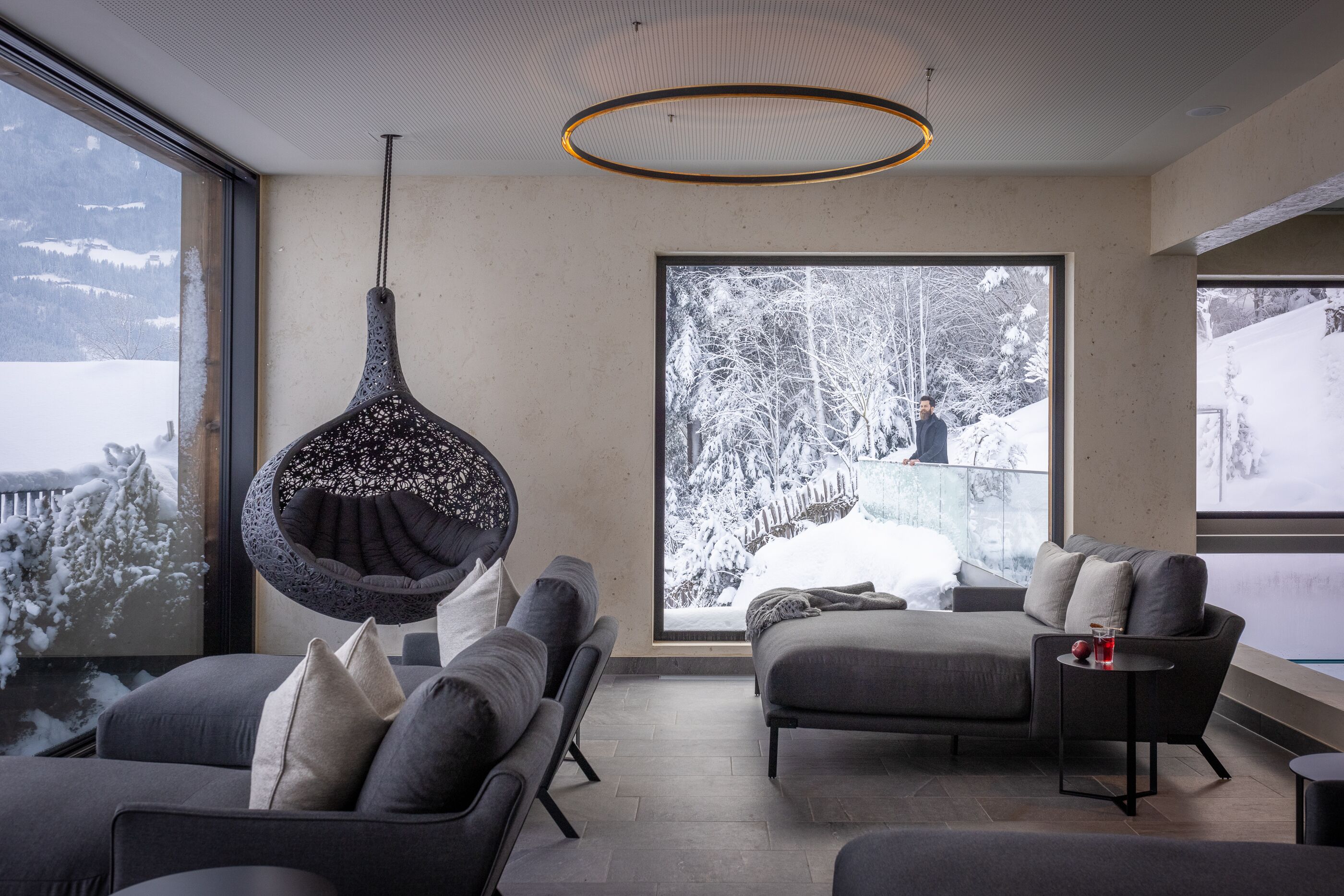 sauna, steam room, hot springs/mineral springs, hot stone massages