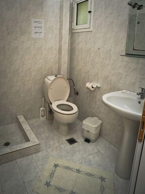 Apartment, Mezzanine | Bathroom