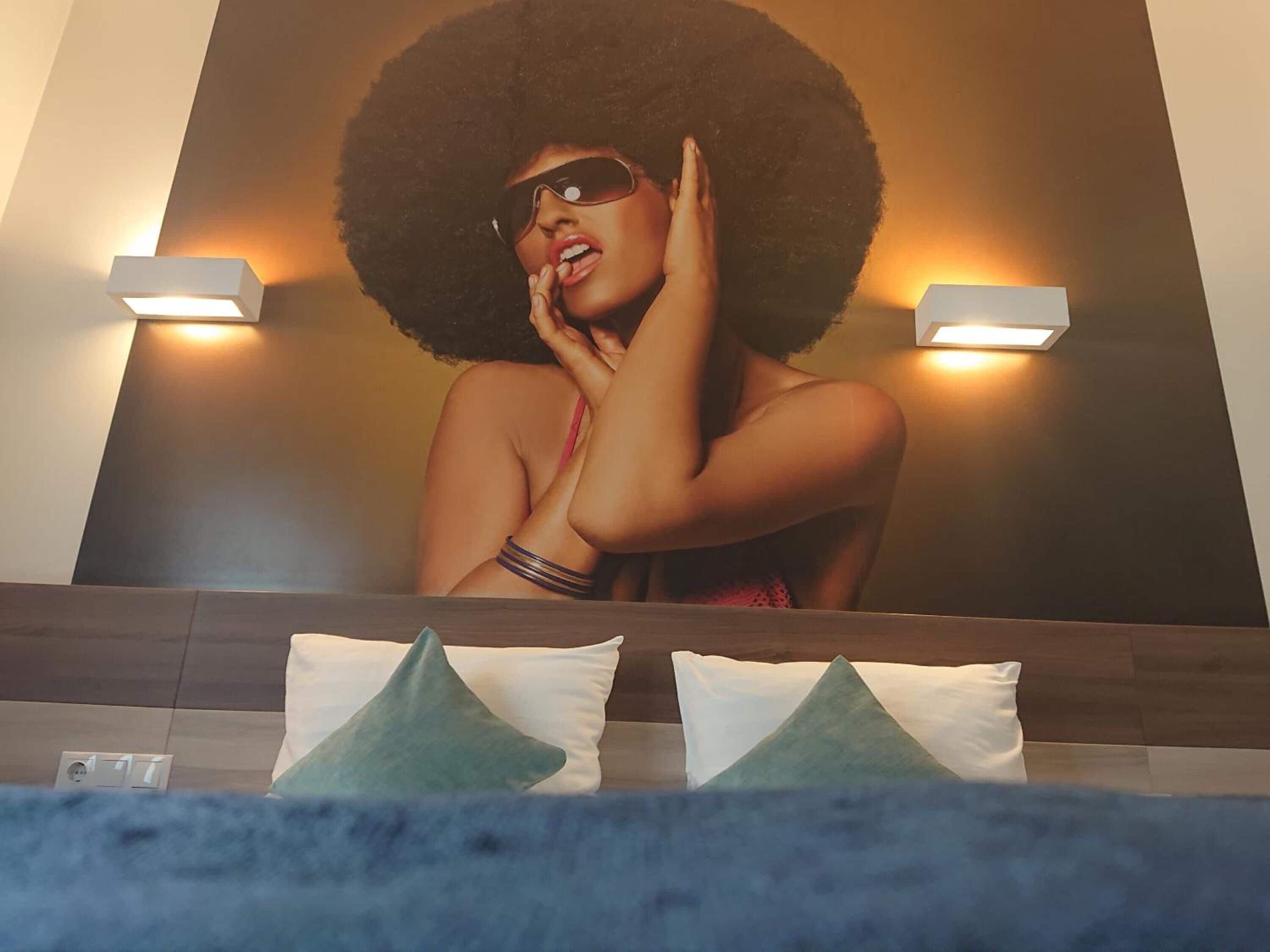 Ropa de cama hipoalergénica, escritorio, sistema de insonorización