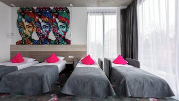 Habitación cuádruple panorámica | Ropa de cama hipoalergénica, escritorio, sistema de insonorización