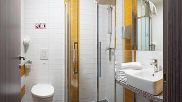 Standard Double or Twin Room | Bathroom | Free toiletries, hair dryer, towels