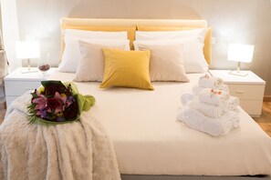 Premium bedding, memory foam beds, minibar, in-room safe - Chroma Octho (Rome)