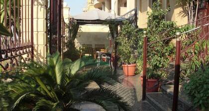 Cairo plaza Guest House