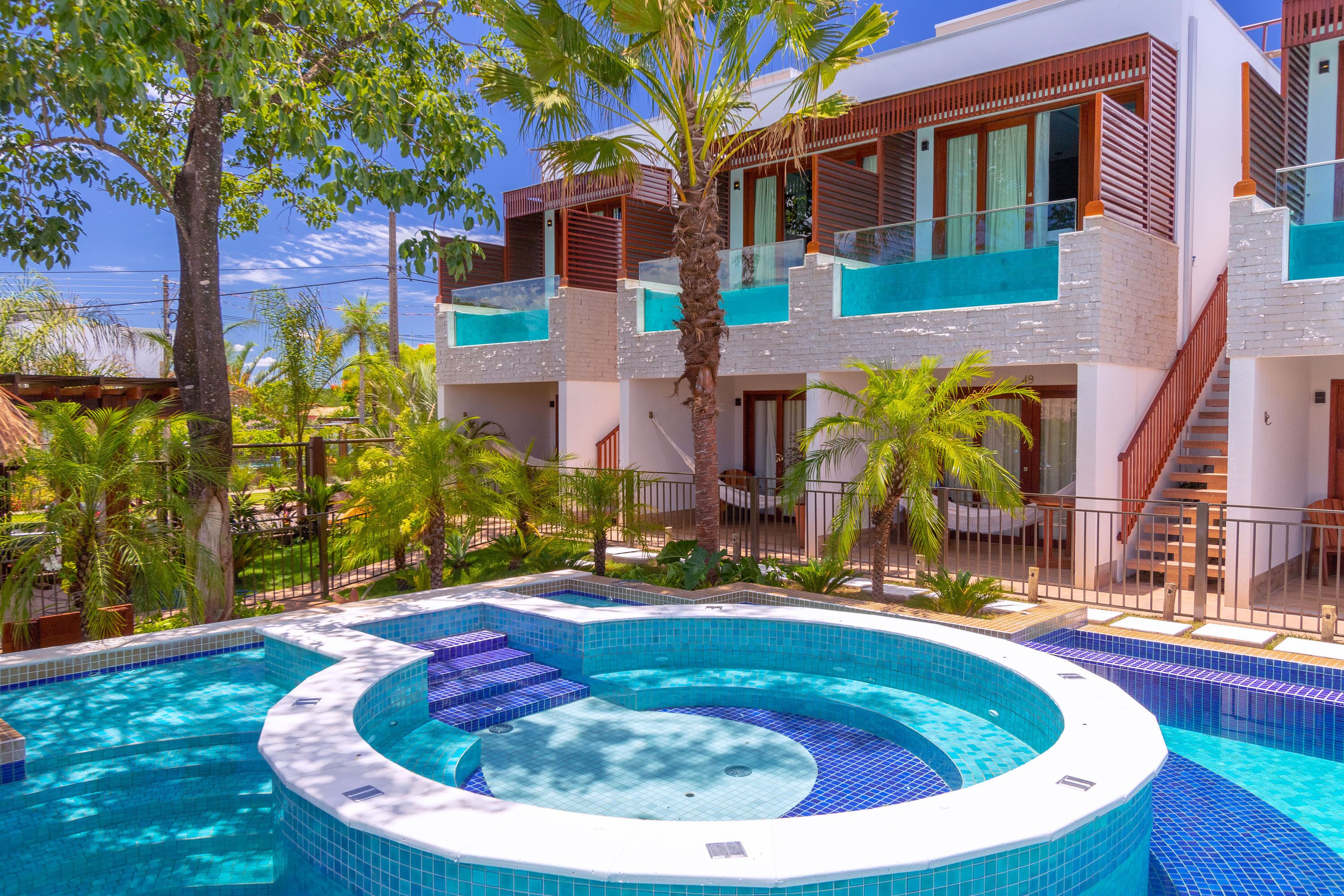 Bañera de hidromasaje al aire libre