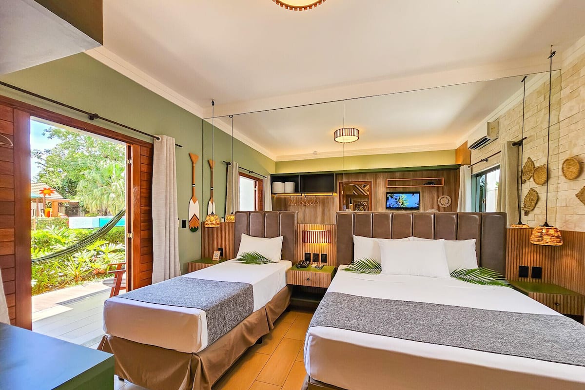 Minibar, caja fuerte, cortinas opacas y wifi gratis