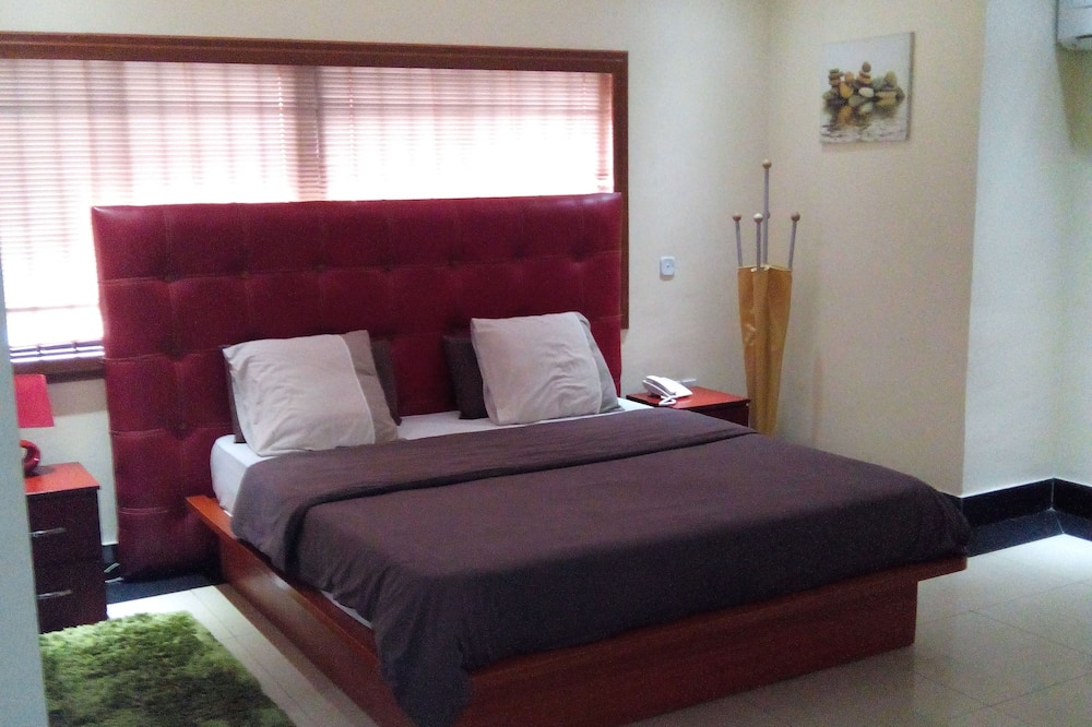Marshal Suites Luxury Apartments