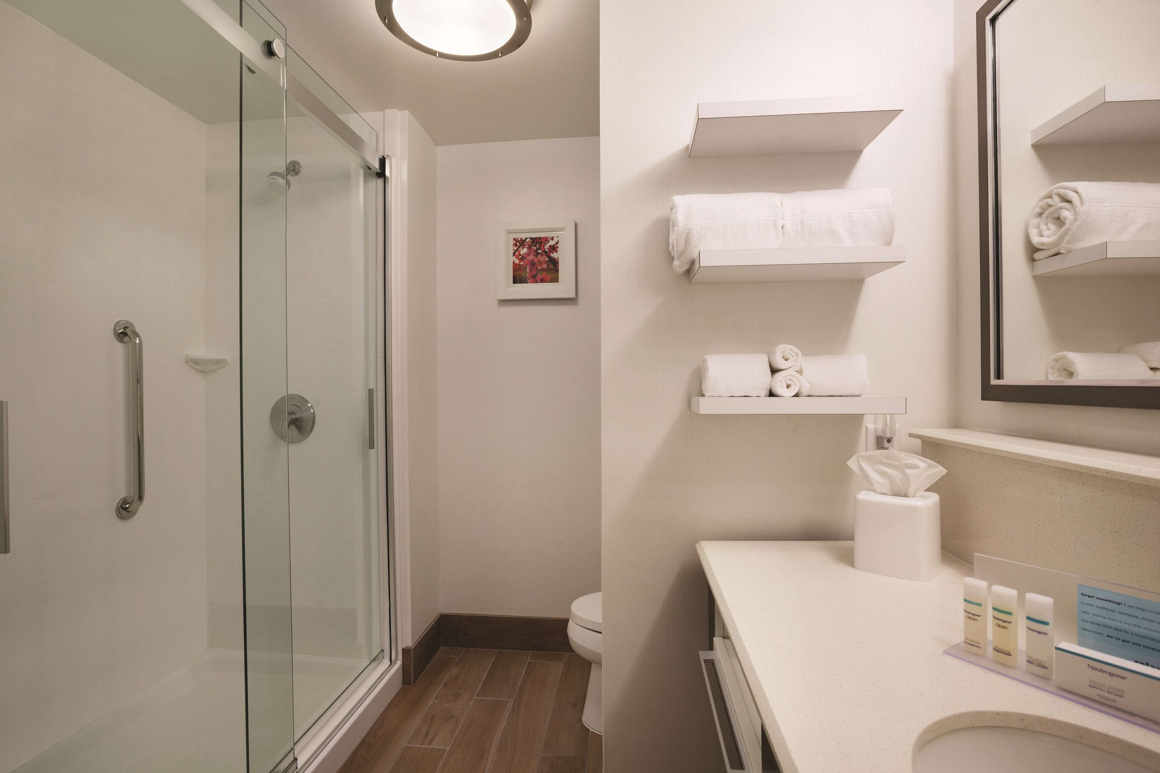 designer toiletries, towels