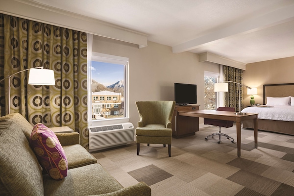 King, Studio, 1 King Bed, Non Smoking | In-room safe, free cribs/infant beds, free WiFi, bed sheets