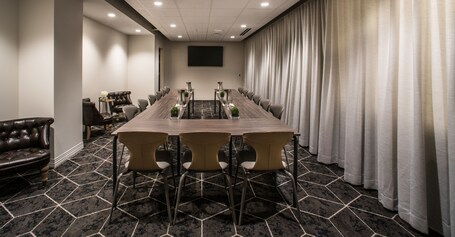 Virgin Hotels Chicago - Image 36