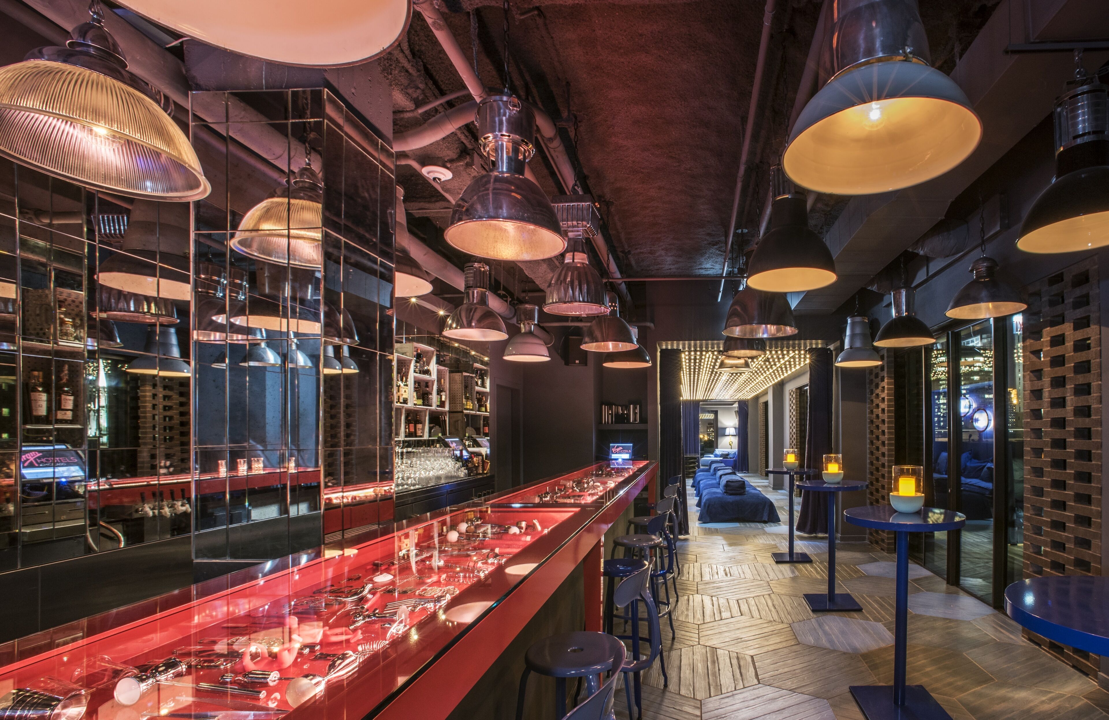 Bar sur le toit, restauration en plein air, ouvert tous les jours