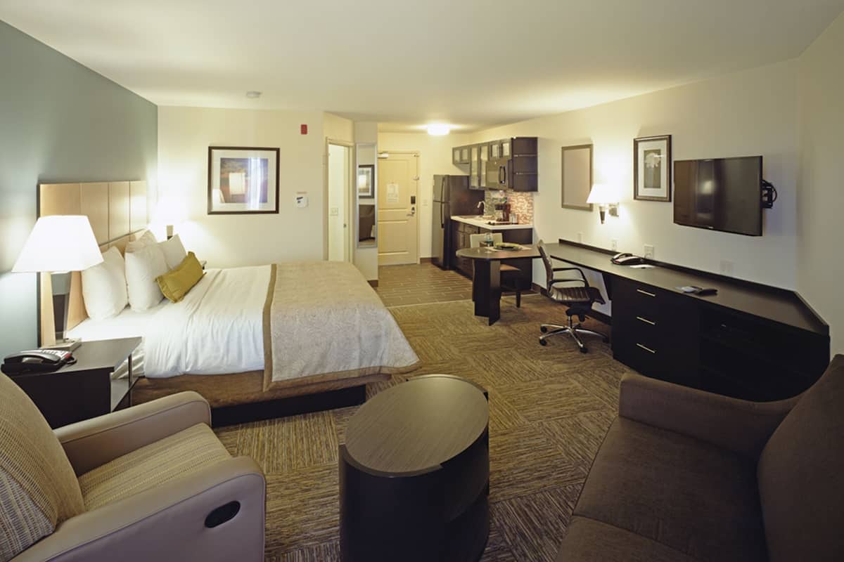 Studio Suite, 1 King Bed with Sofa bed | 1 bedroom, desk, blackout drapes, iron/ironing board