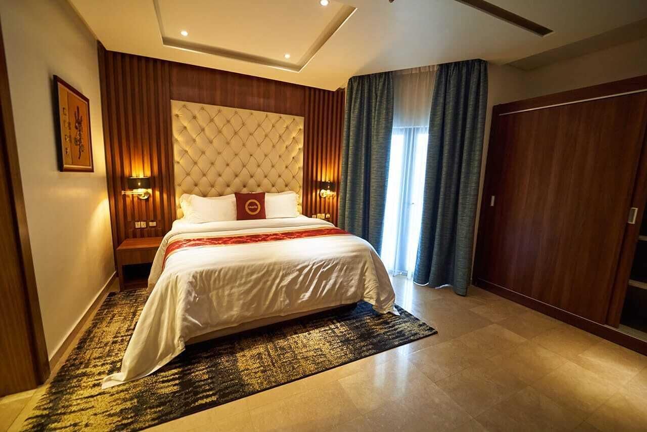 executive suite | 1 bedroom, minibar, in-room safe, desk