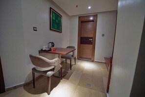 Executive Suite | In-room dining - The Lilygate (Lekki)