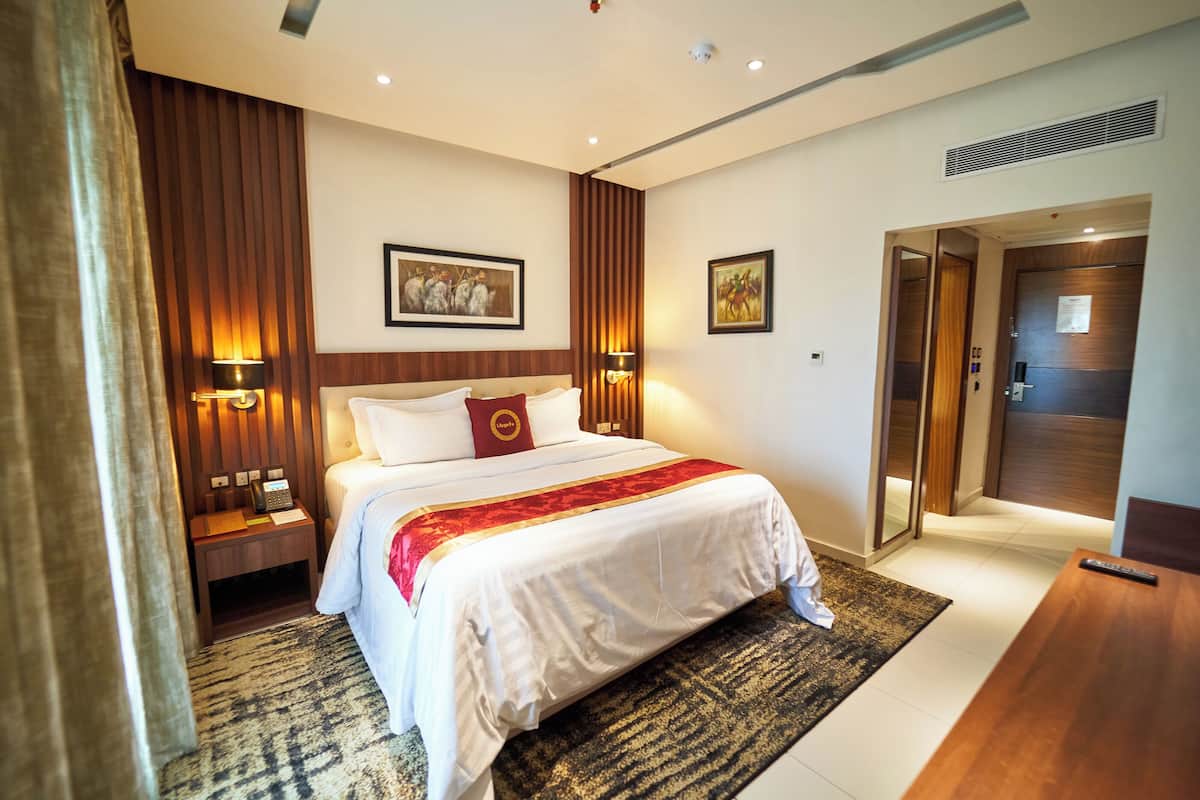 Rainfall showerhead, free toiletries, hair dryer, slippers