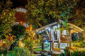 Children's play area - outdoor - Hosteria Jardines de Chamana (Ulba)