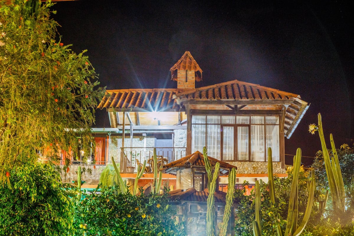 Bungalow Keluarga, 4 kamar tidur, perapian, pemandangan gunung | Seprai premium, brankas, meja kerja, dan Wi-Fi gratis