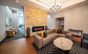 Lobby - Homewood Suites by Hilton Rochester Mayo Clinic Area / Saint Marys (Rochester)