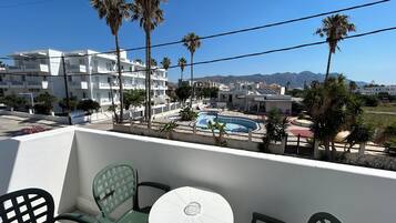 Apartment, 1 Bedroom | Desk, rollaway beds, free WiFi, bed sheets