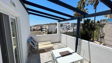 Chambre Triple Classique | Bureau, lits pliants/supplémentaires, Wi-Fi gratuit, draps fournis