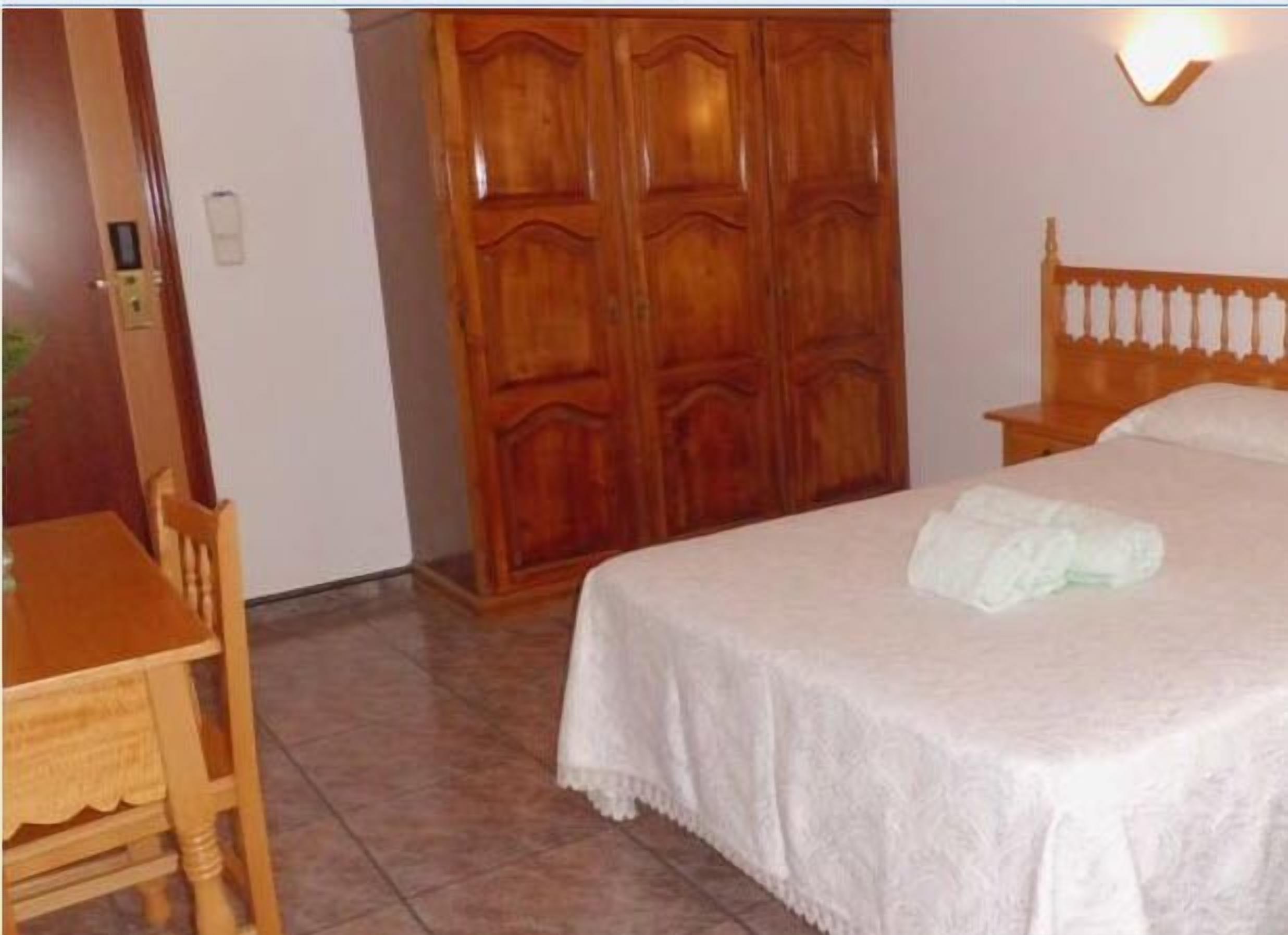 1 bedroom, in-room safe, desk, cots/infant beds