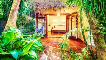 Deluxe-værelse | Minibar, pengeskab på værelset, individuelt design