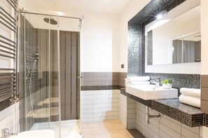 Dreibettzimmer | Badezimmer