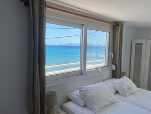 顶层房, 1 间卧室, 海景, 海滨 | 客房服务设施