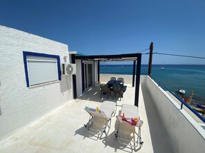 頂層客房, 1 間臥室, 海景, 海濱 | 露台/庭院