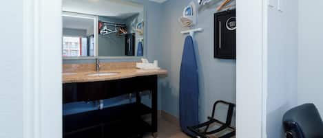 Double Room, 2 Queen Beds, Non Smoking | In-room dining