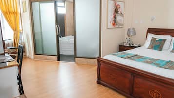 Superior Double Room, Jetted Tub | Premium bedding, minibar, in-room safe, desk