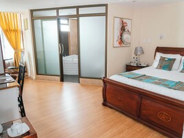 Habitación doble superior, bañera de hidromasaje | Ropa de cama de alta calidad, minibar, caja fuerte y escritorio