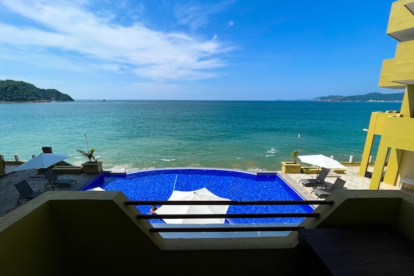 Double Room, Sea View | Iron/ironing board, free WiFi