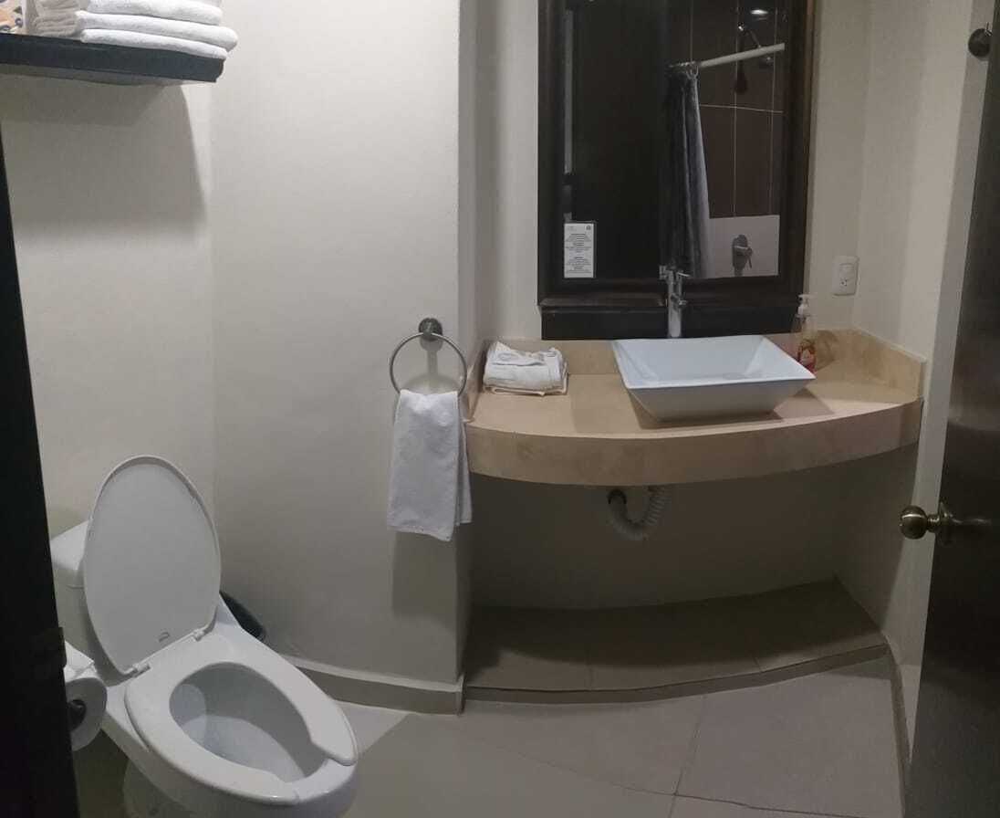 Bathroom | Shower, free toiletries, towels