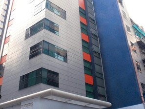 Exterior - Mingle Place At The Eden (Hong Kong)