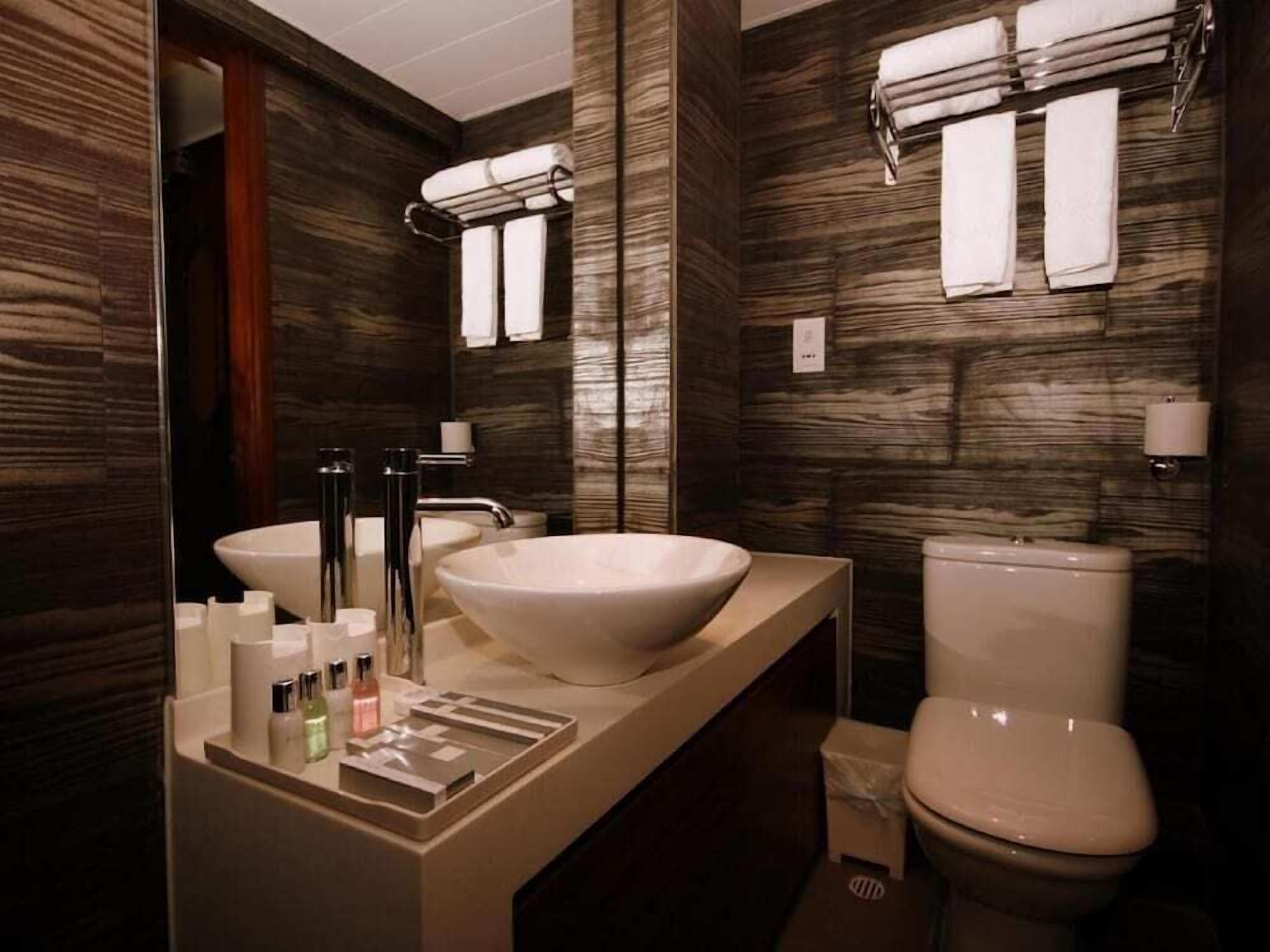 Shower, rainfall showerhead, hair dryer, slippers