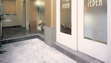 Overnatningsstedets indgangsparti