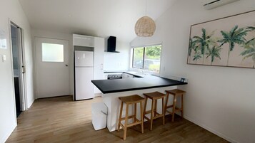 华丽客房 | 私人厨房 | 公用冰箱、微波炉、烤面包机、高脚椅