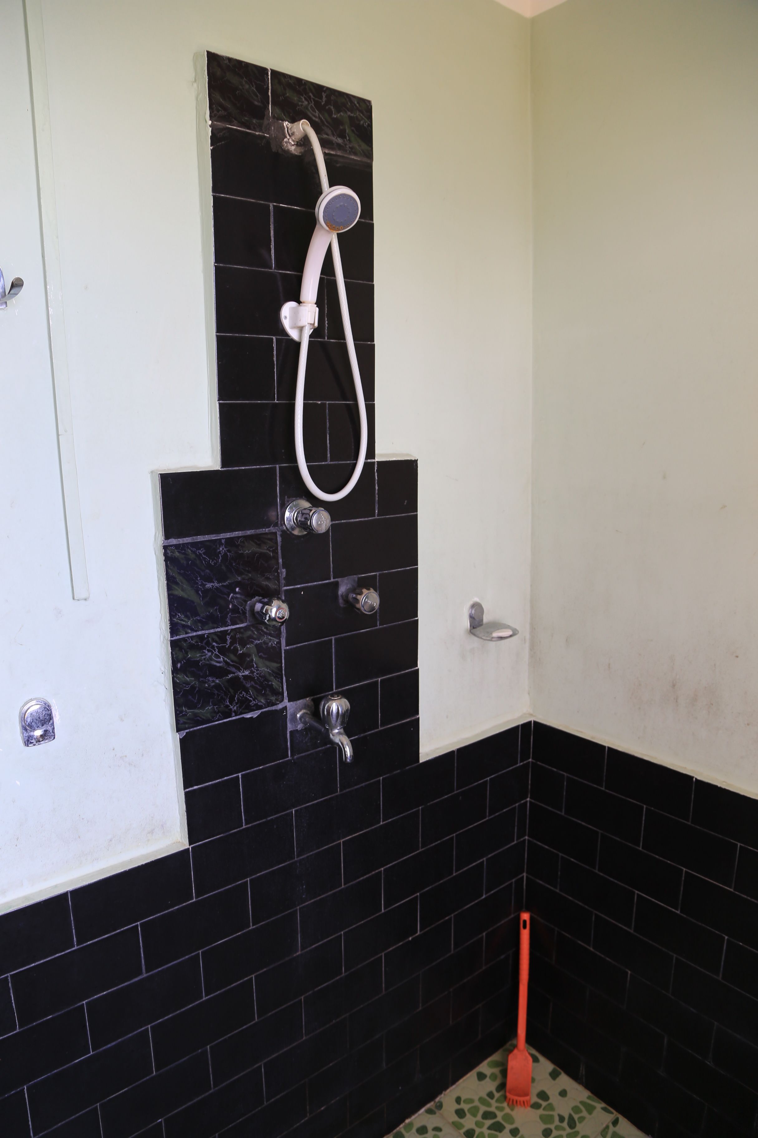 twin room, shared bathroom | bathroom shower