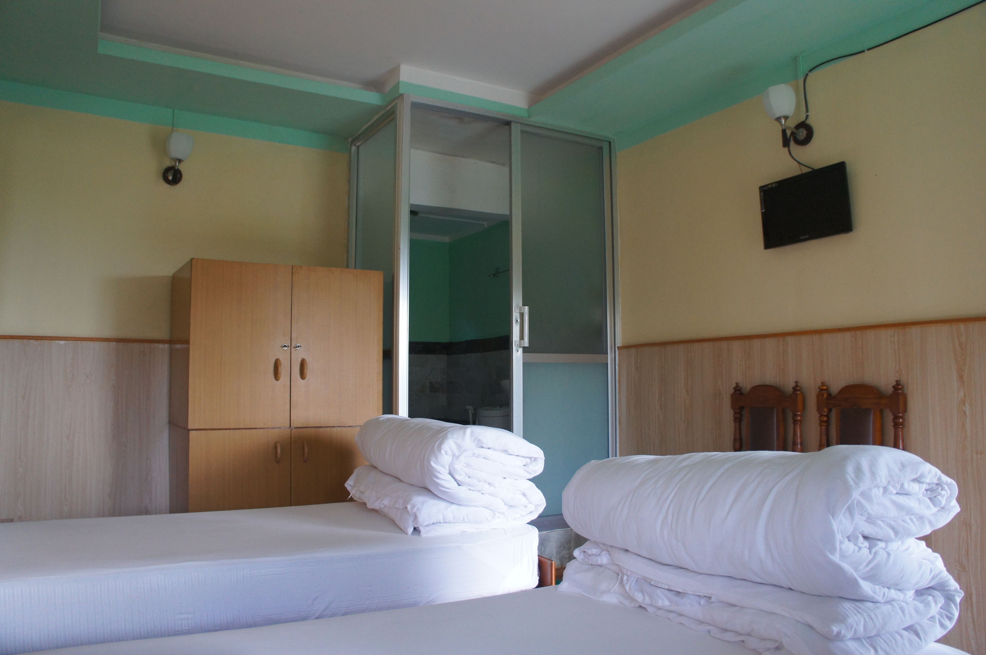 standard twin room | desk, laptop workspace, soundproofing, free wifi