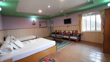 Family Room, Balcony | Desk, laptop workspace, soundproofing, free WiFi