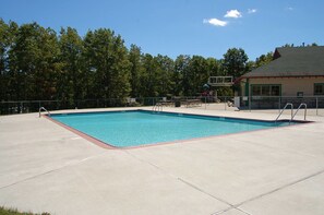 Outdoor pool - Timothy Lake South RV - Campground (East Stroudsburg)