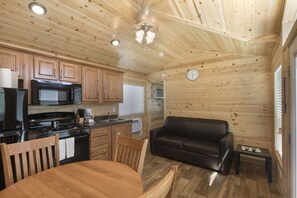 Full-size fridge, microwave, stovetop, coffee/tea maker - Palm Springs RV Resort (Palm Desert)