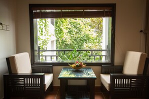 Premium bedding, minibar, in-room safe, desk