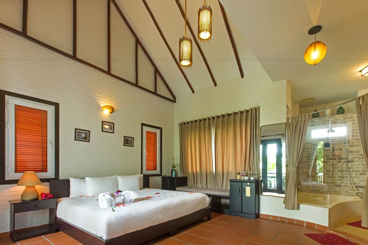 Villa (Home) | Hochwertige Bettwaren, Minibar, Zimmersafe, Schreibtisch