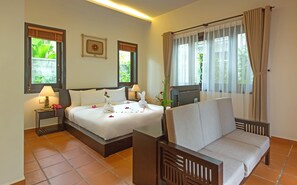Villa (Harmony) | Premium bedding, minibar, in-room safe, desk
