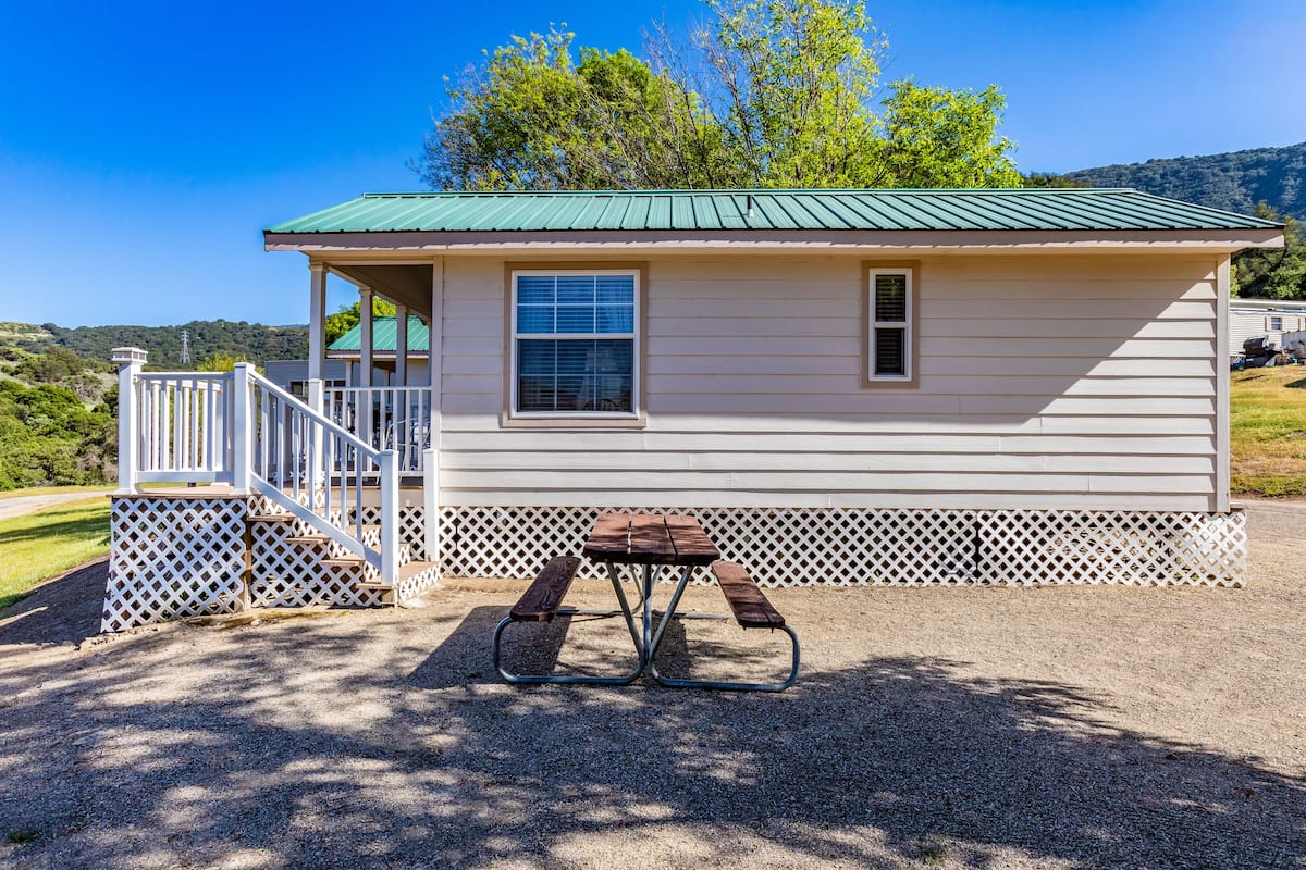 Standard Cabin, Non Smoking (Linens Included) | Bed sheets