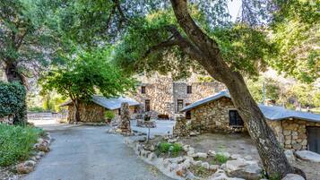 Khuôn viên nơi lưu trú