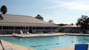 3 outdoor pools, sun loungers - Clerbrook Golf & RV Resort - Caravan Park (Clermont)
