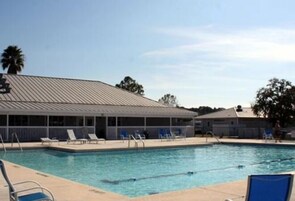 3 piscinas al aire libre, sillones reclinables de piscina